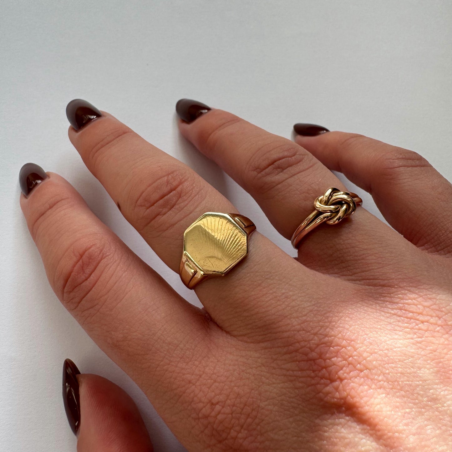 9ct Vintage Sunburst signet ring