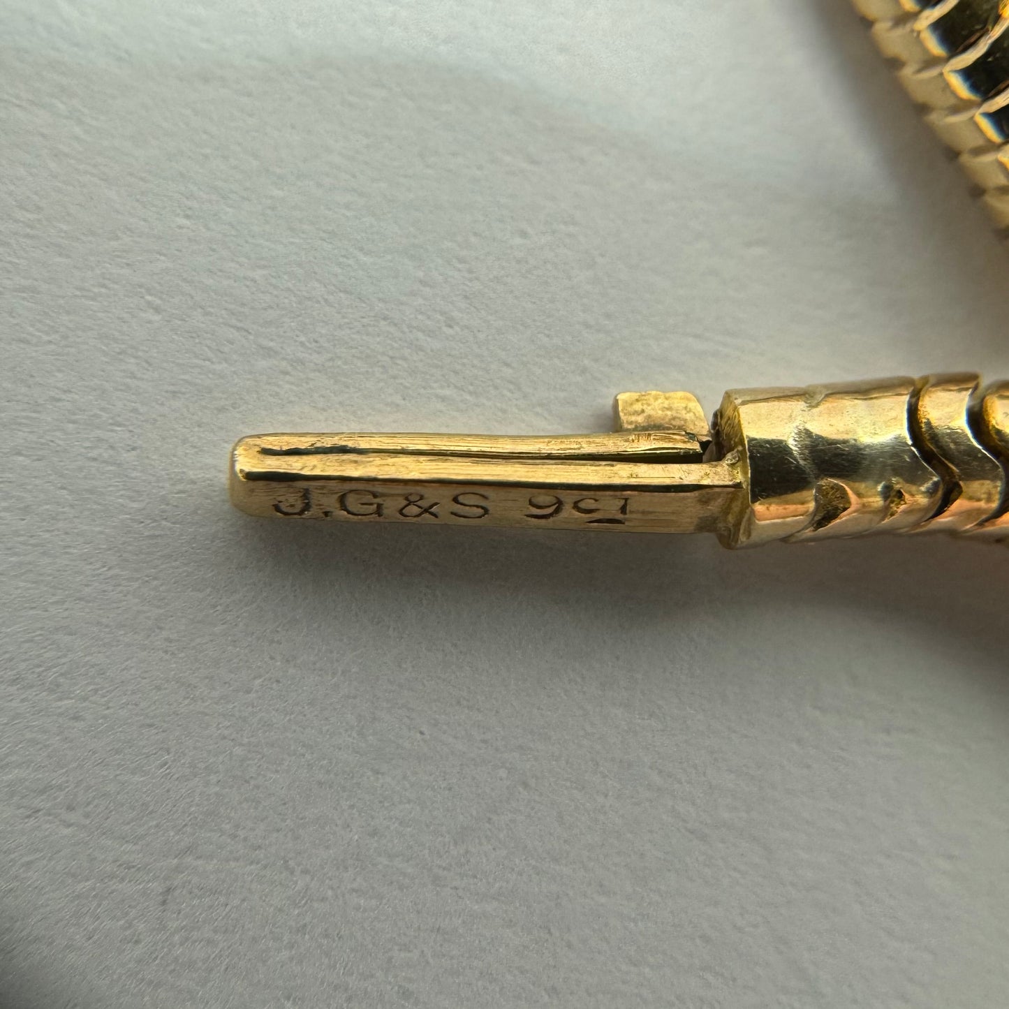 9ct Vintage hidden clasp snake chain