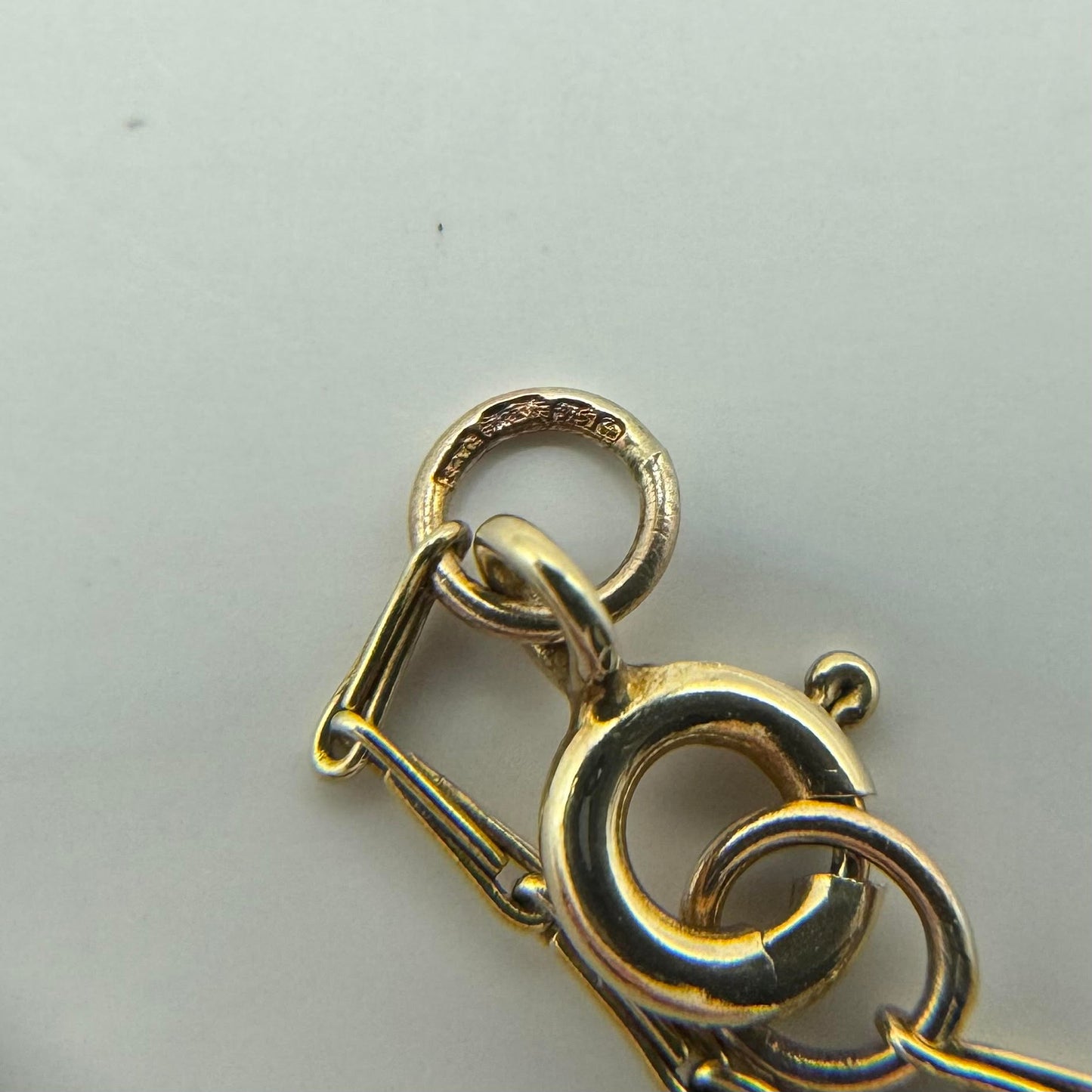9ct Hayseed chain with bolt clasp