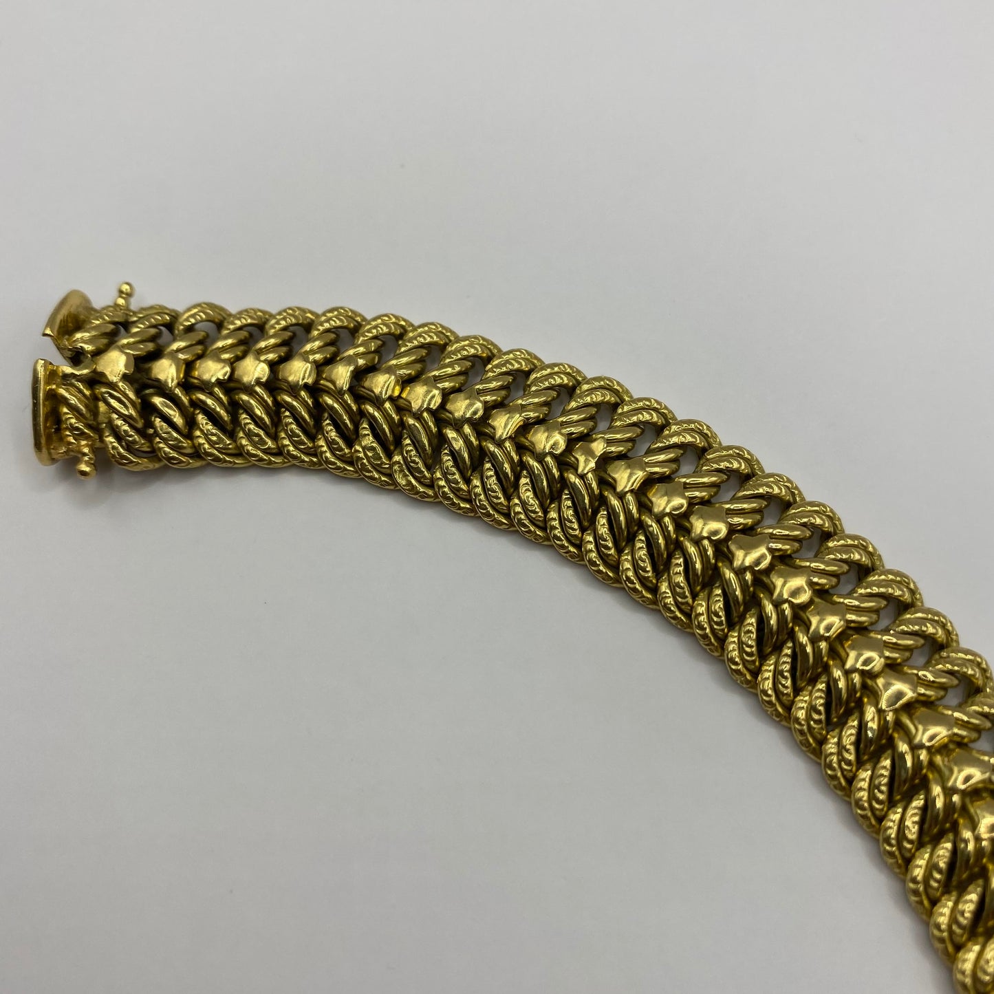 18ct Solid braided bracelet