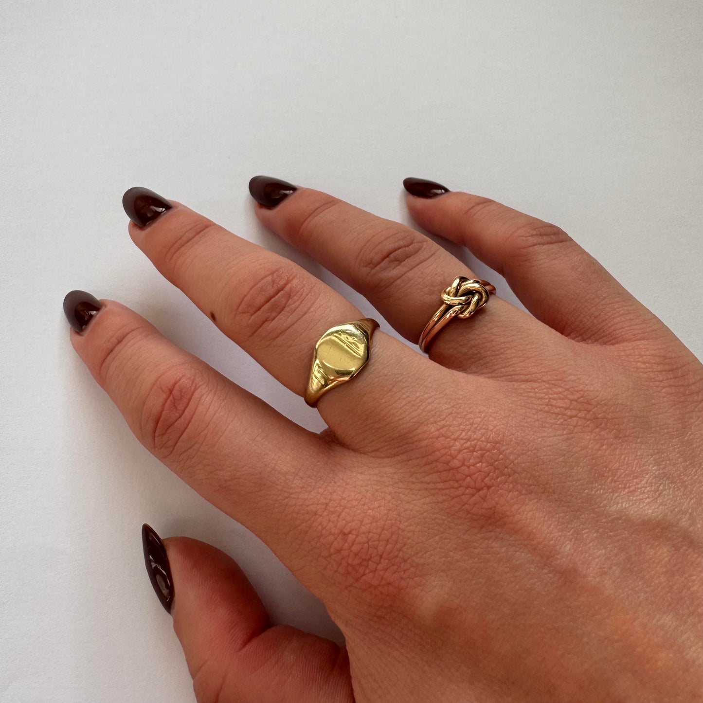 9ct Vintage engraved signet ring