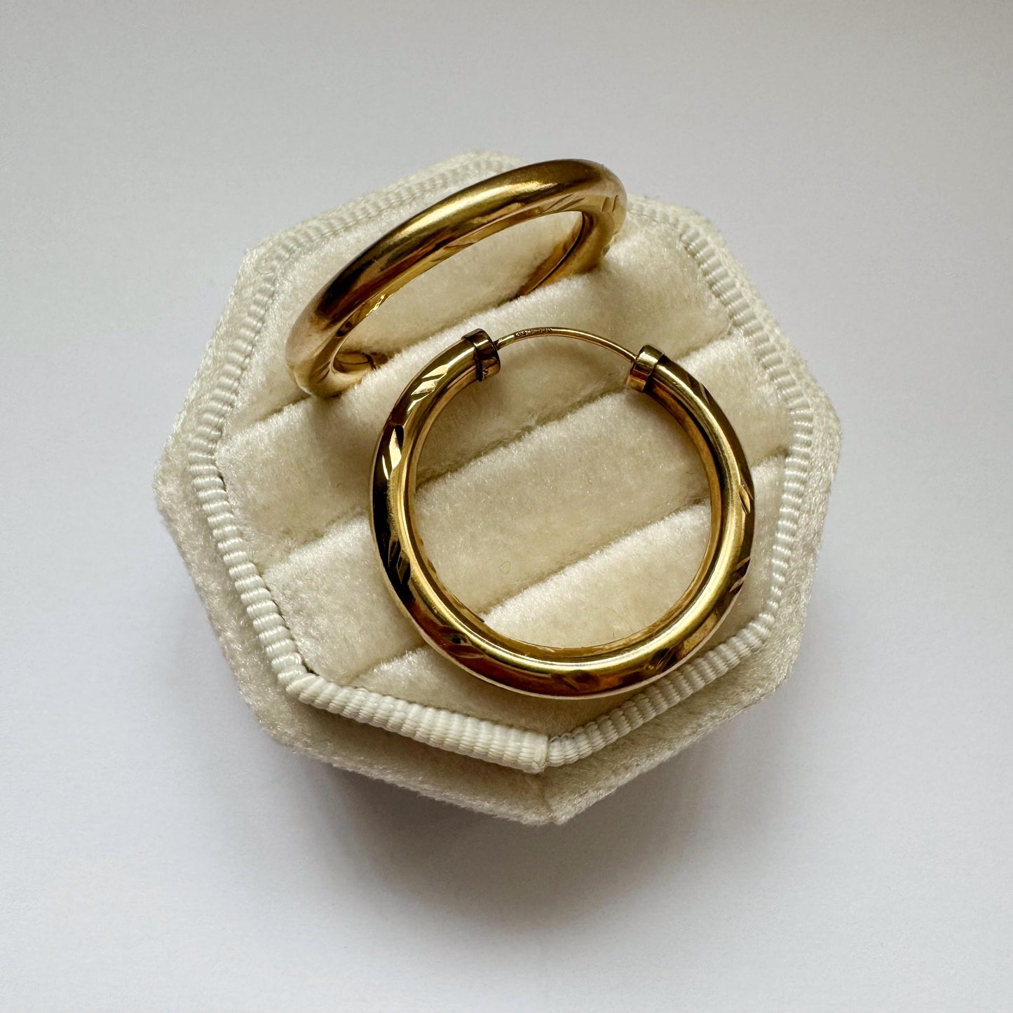 9ct Vintage engraved sleeper hoops