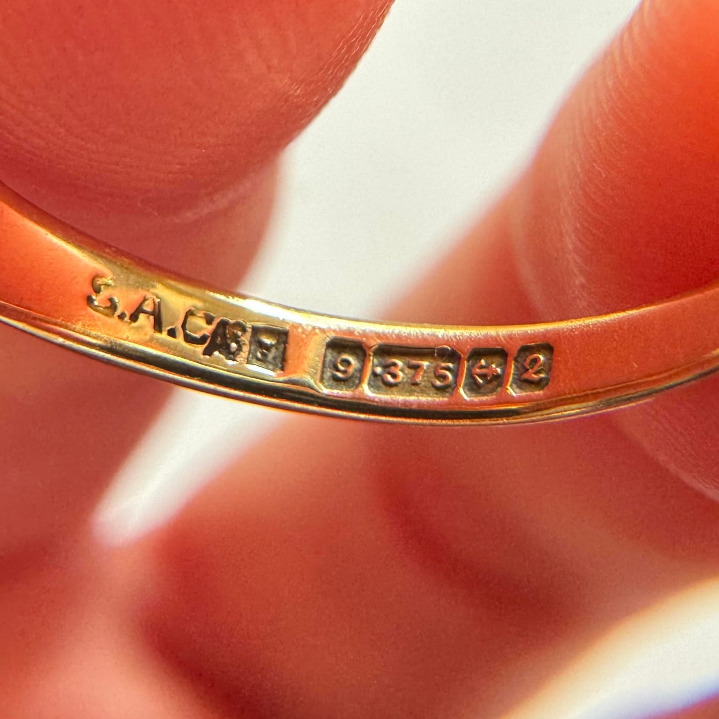 9ct Vintage engraved signet ring