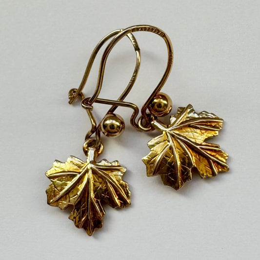 9ct Vintage maple leaf earrings