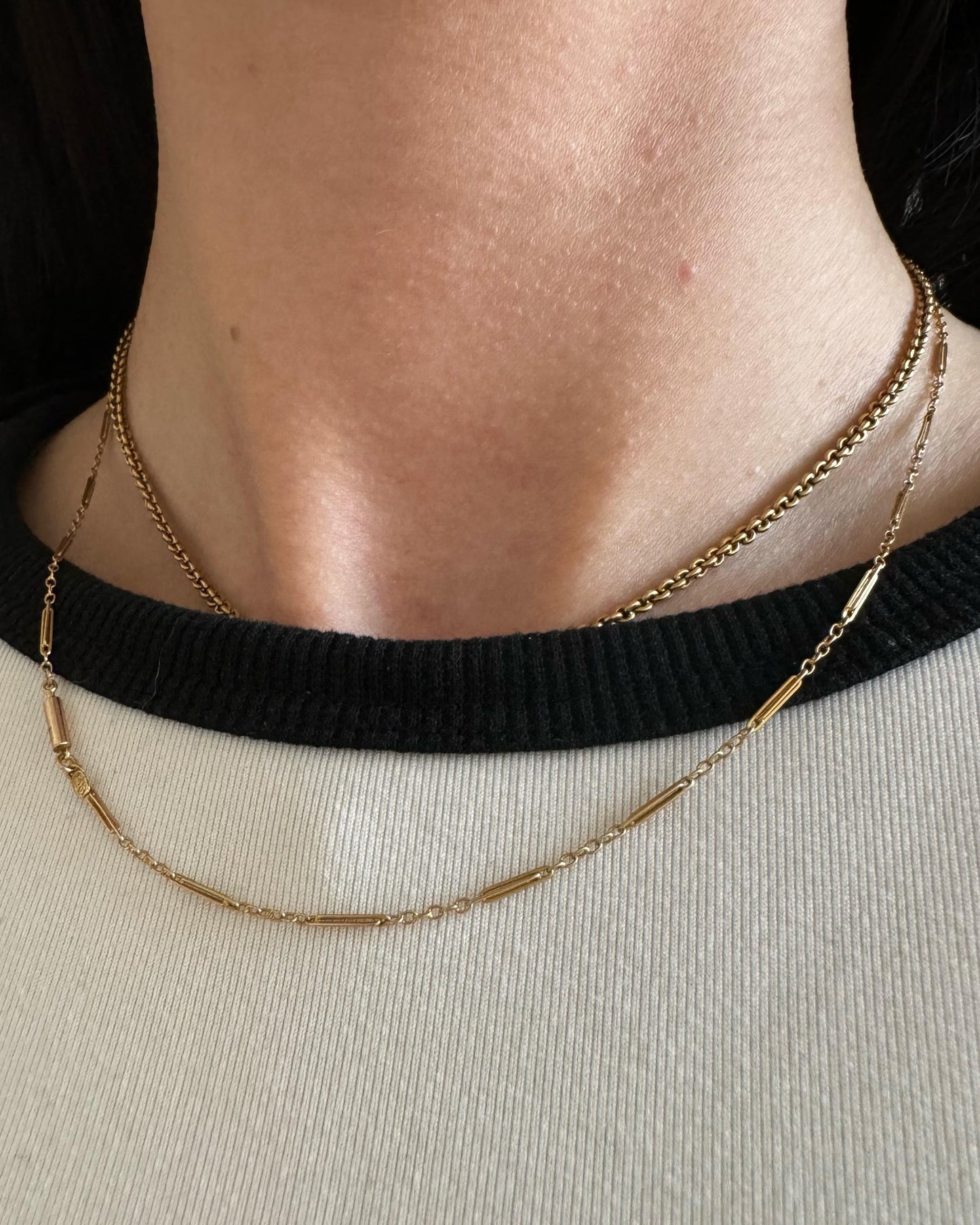 9ct Antique trombone chain with barrel clasp