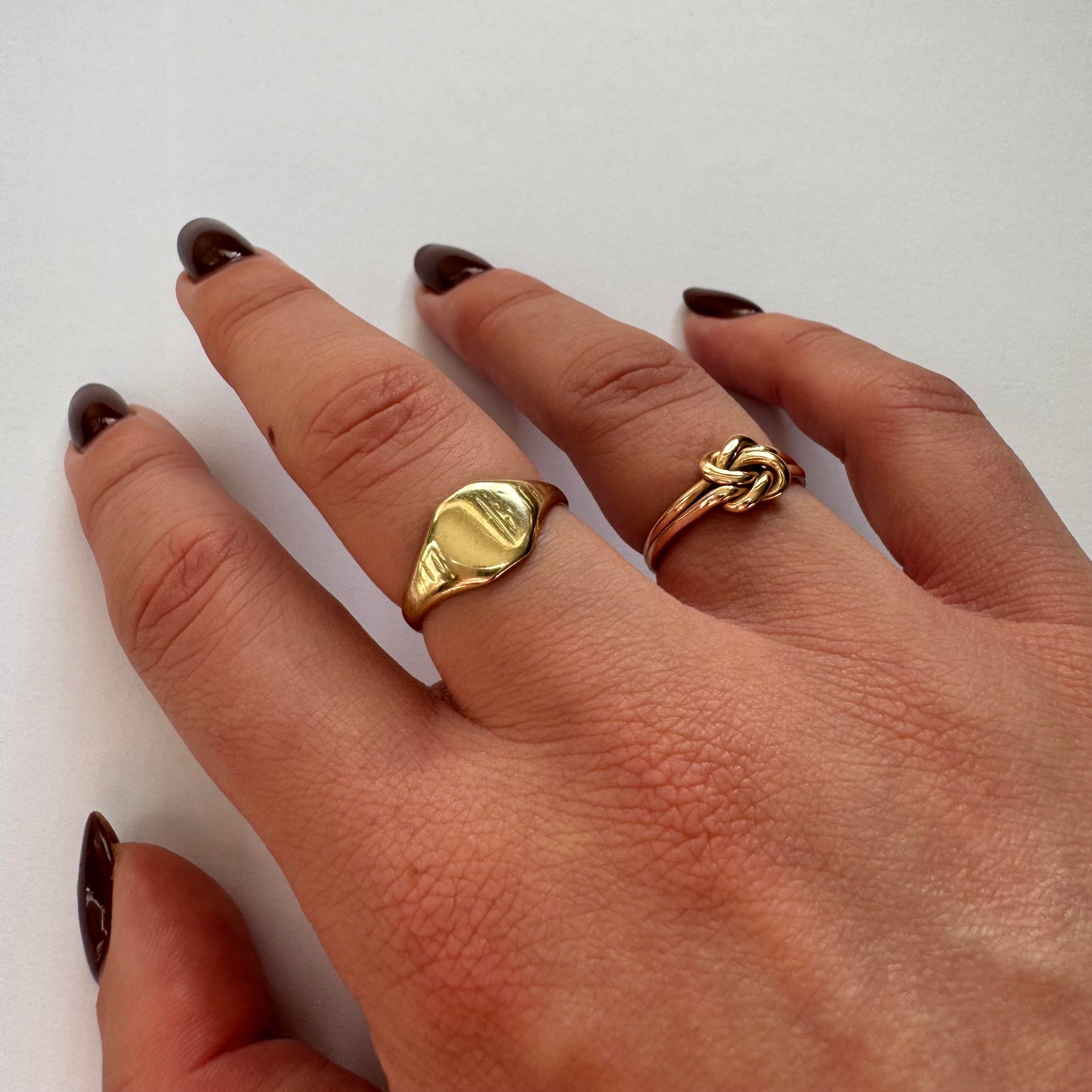 9ct Vintage engraved signet ring