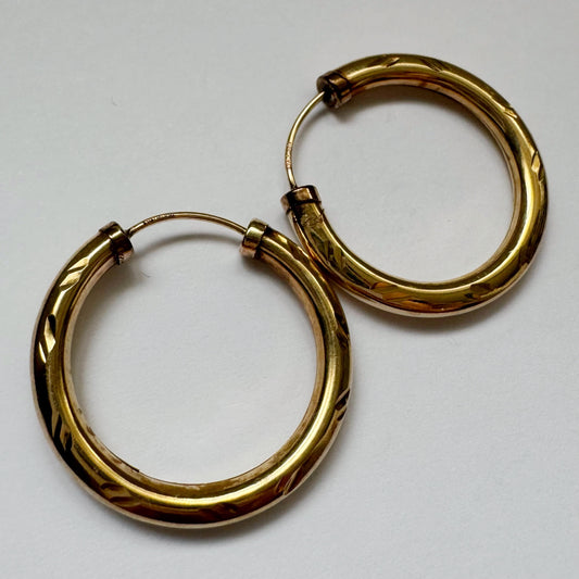 9ct Vintage engraved sleeper hoops