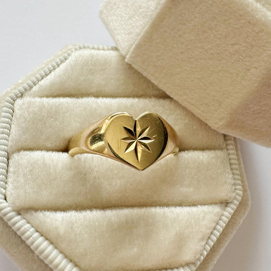 9ct Vintage heart & starburst signet ring