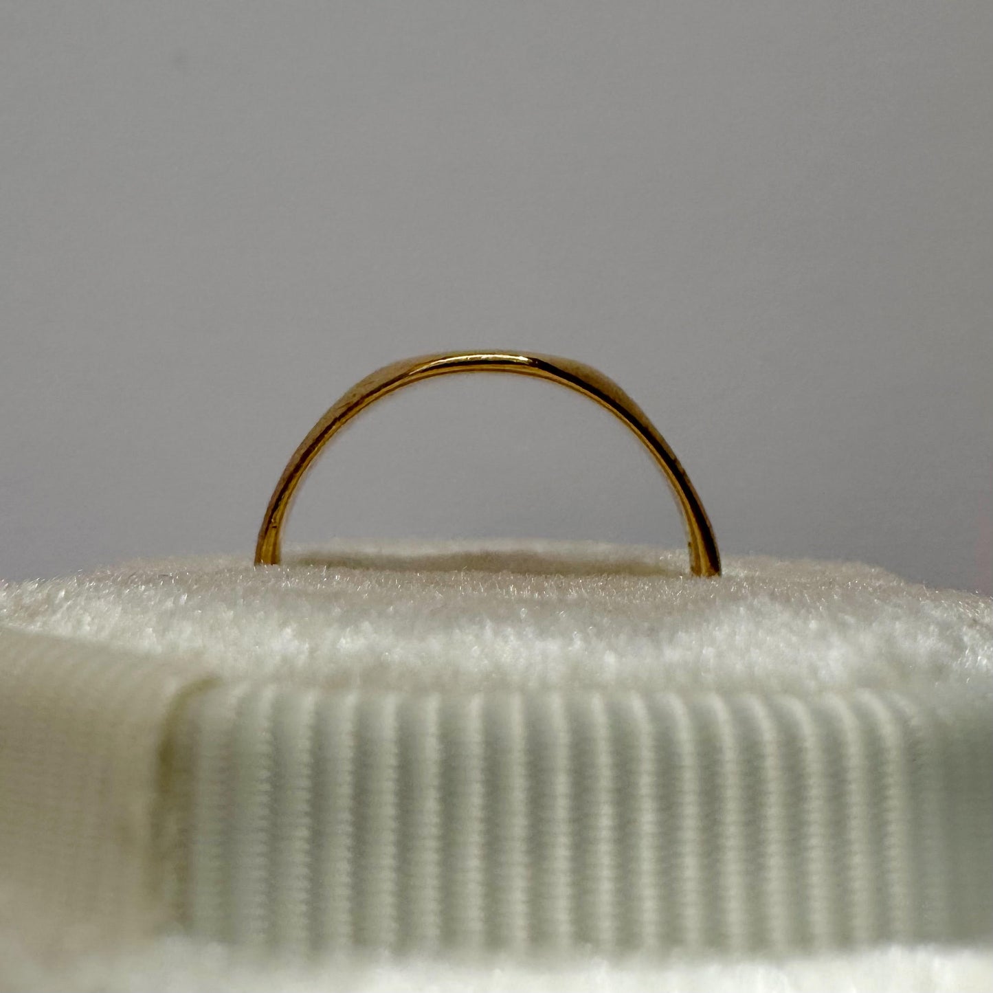 9ct Vintage engraved signet ring