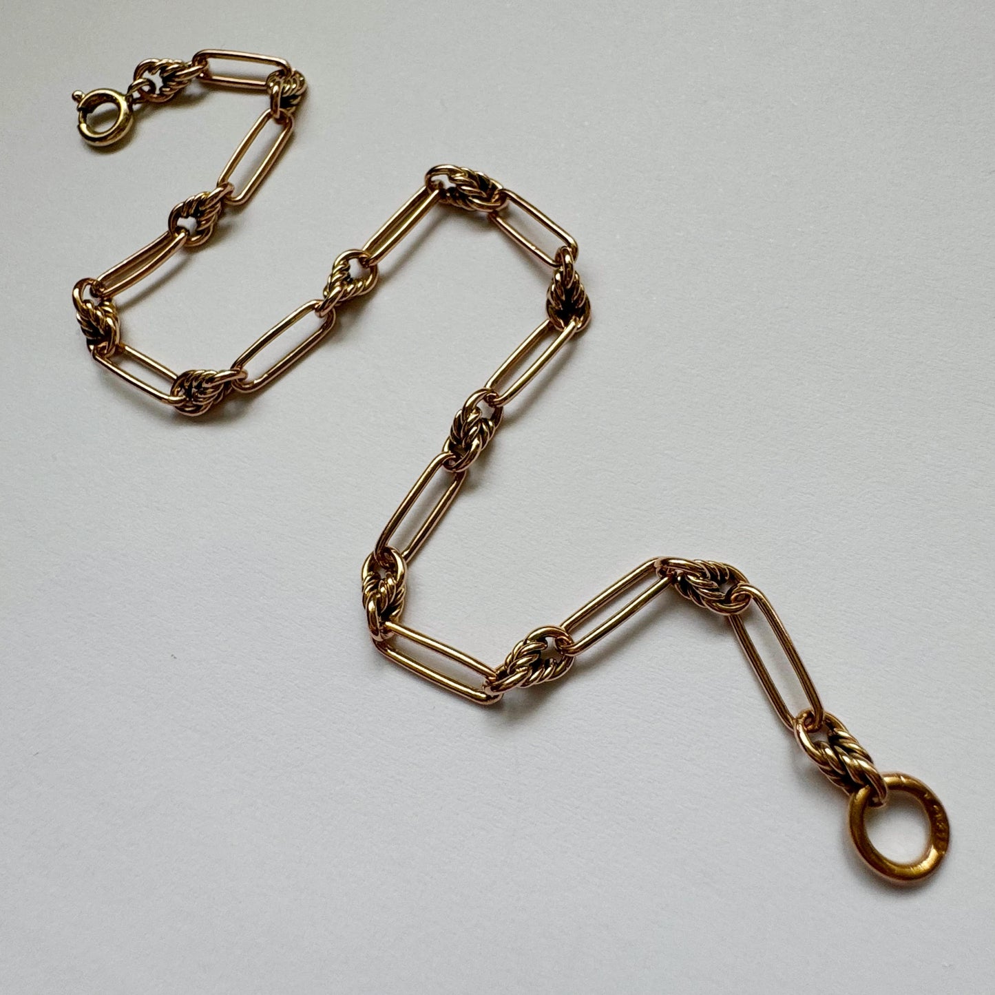 9ct Vintage fetter & love knot bracelet