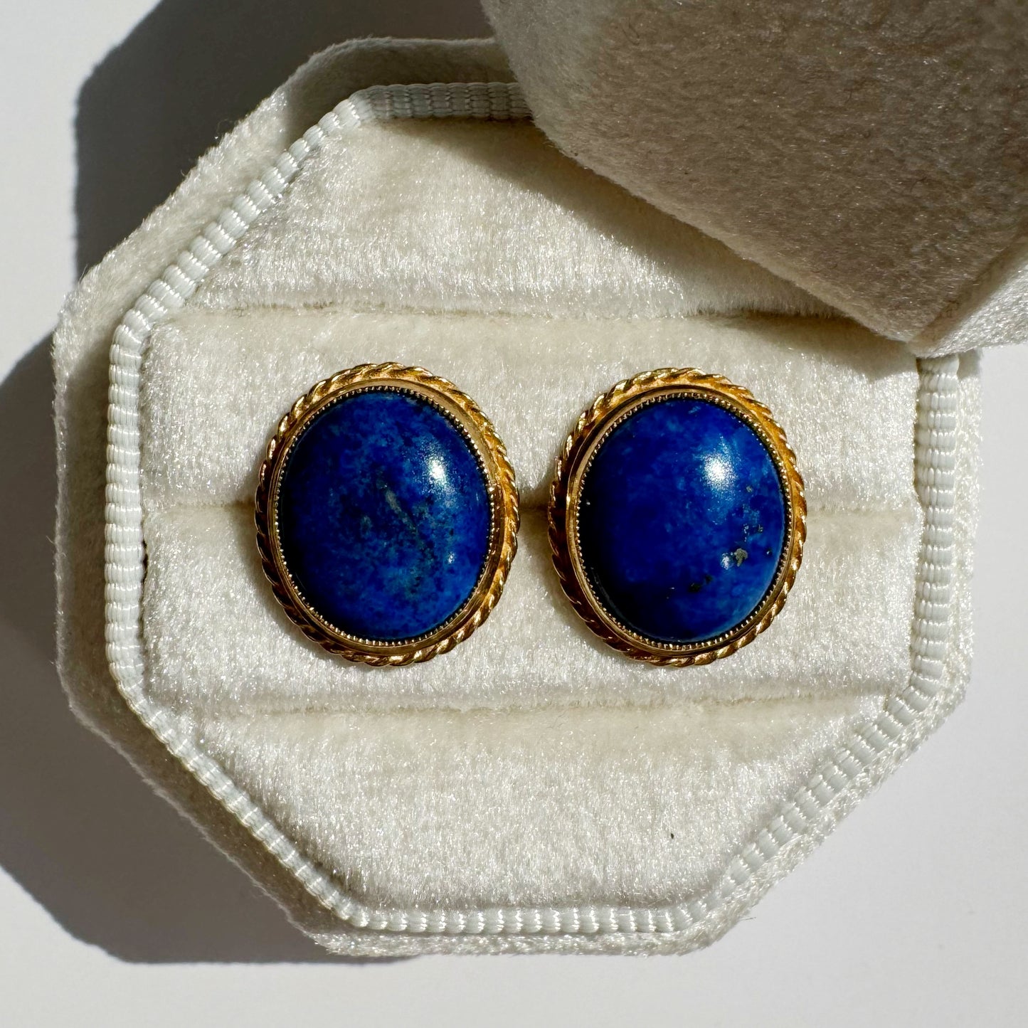 9ct Vintage Lapis and gold studs