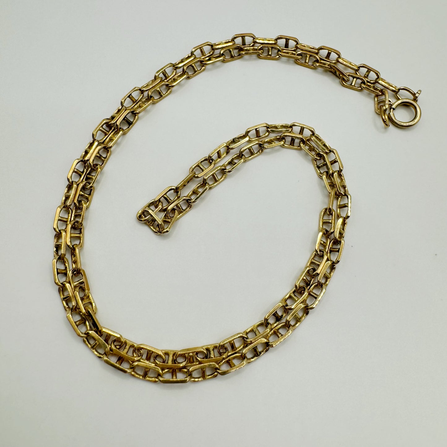 9ct Vintage semi flat mariner chain