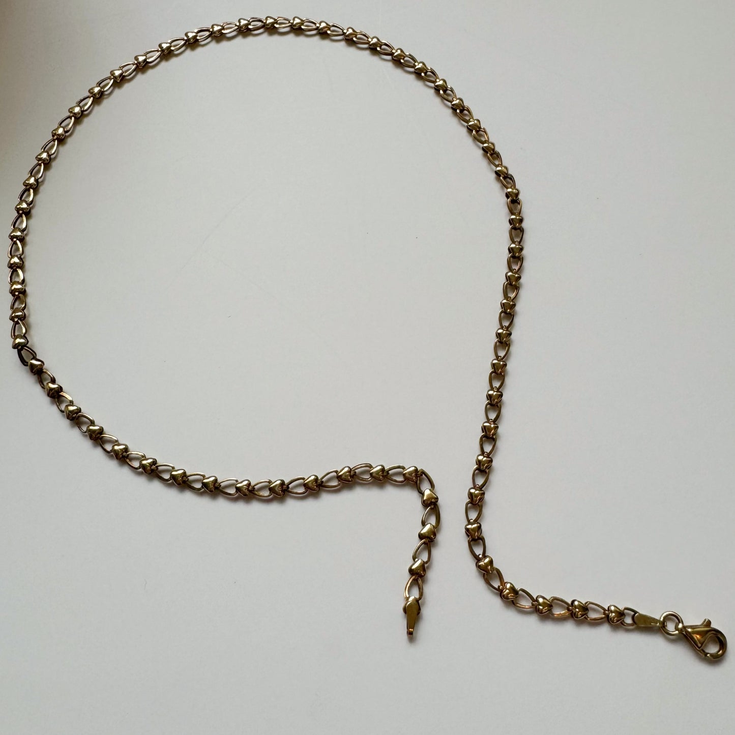 9ct Vintage heart link chain