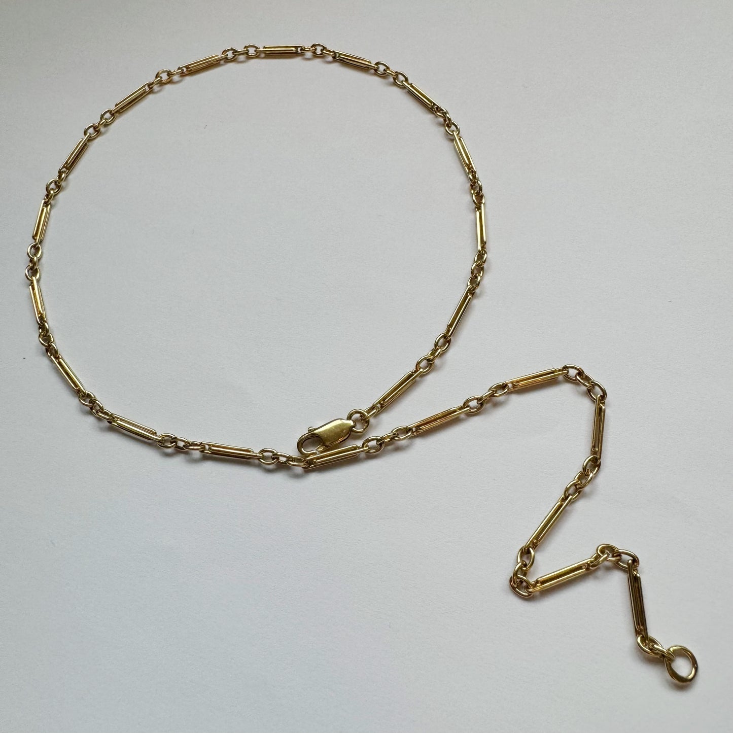 9ct Vintage darling trombone chain