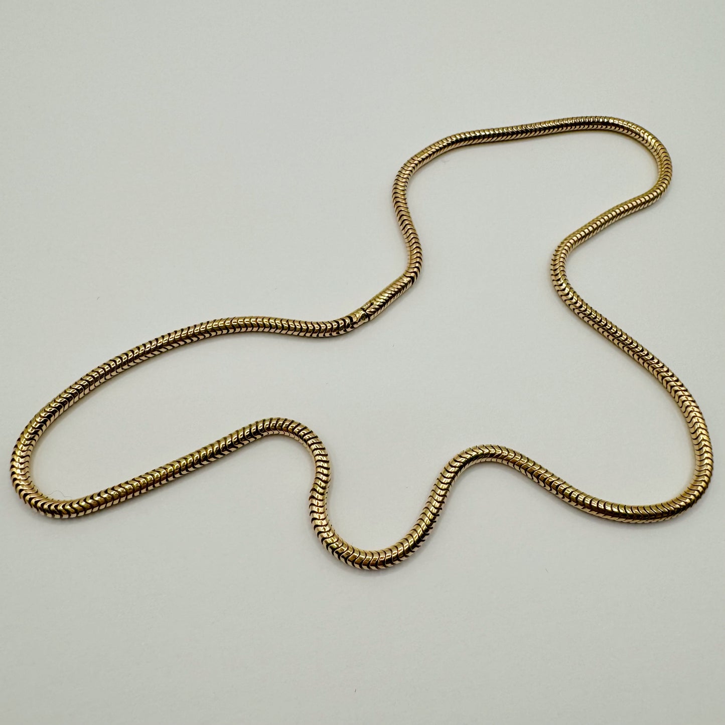 9ct Vintage hidden clasp snake chain