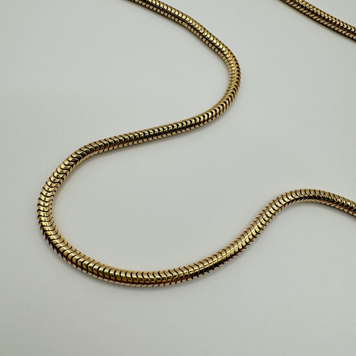 9ct Vintage hidden clasp snake chain