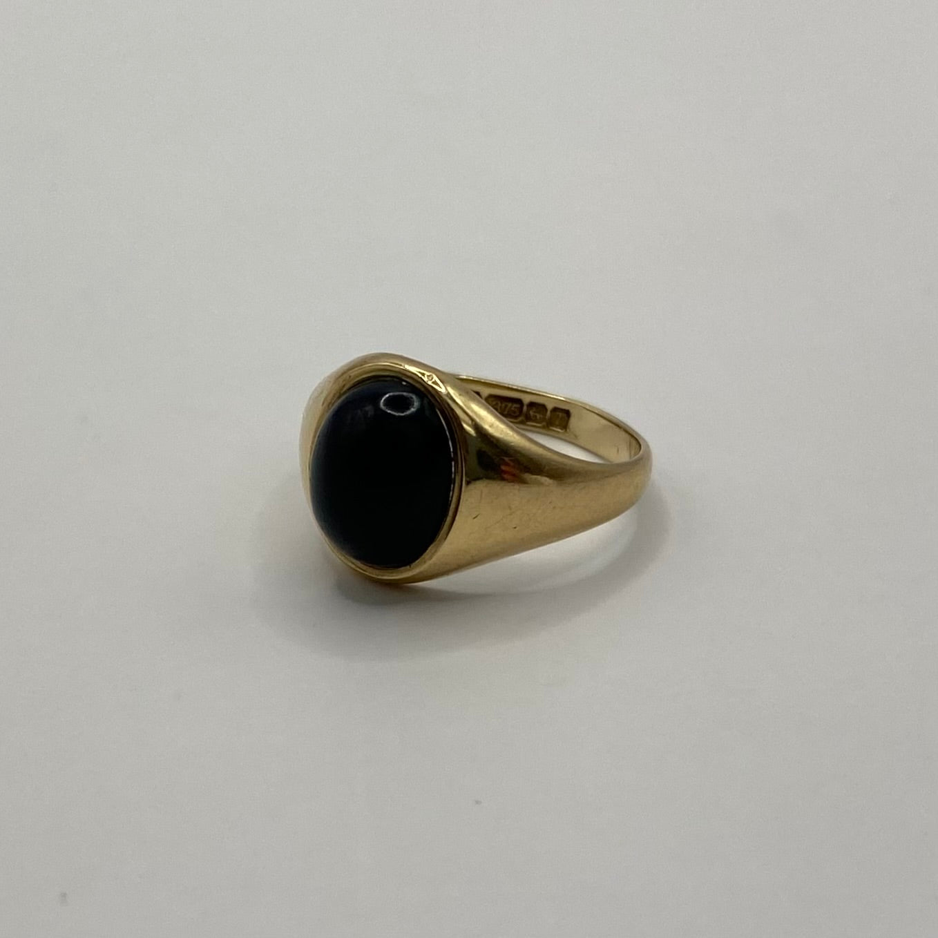 9ct Black accent ring