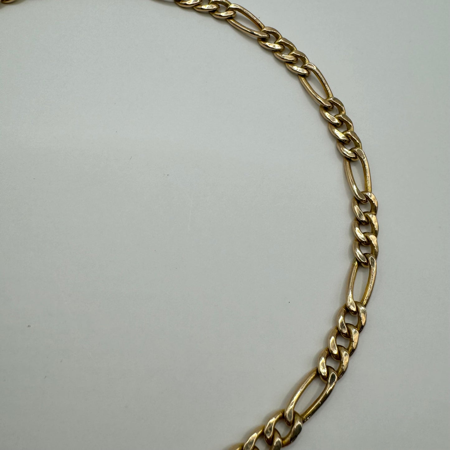 9ct Puffy hollow link figaro chain