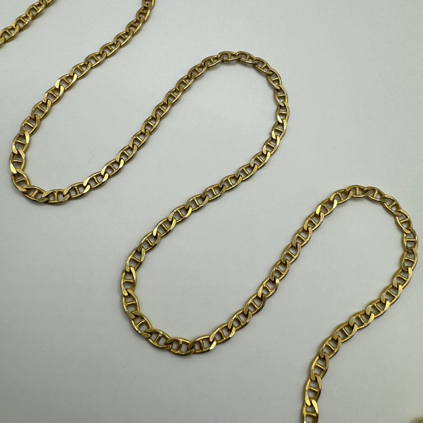 9ct Flat mariner/anchor link chain