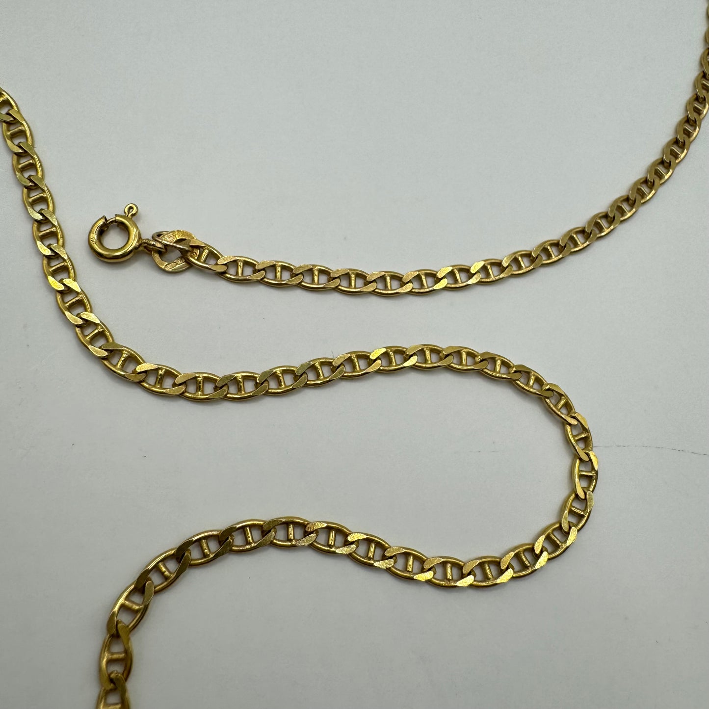 9ct Flat mariner/anchor link chain