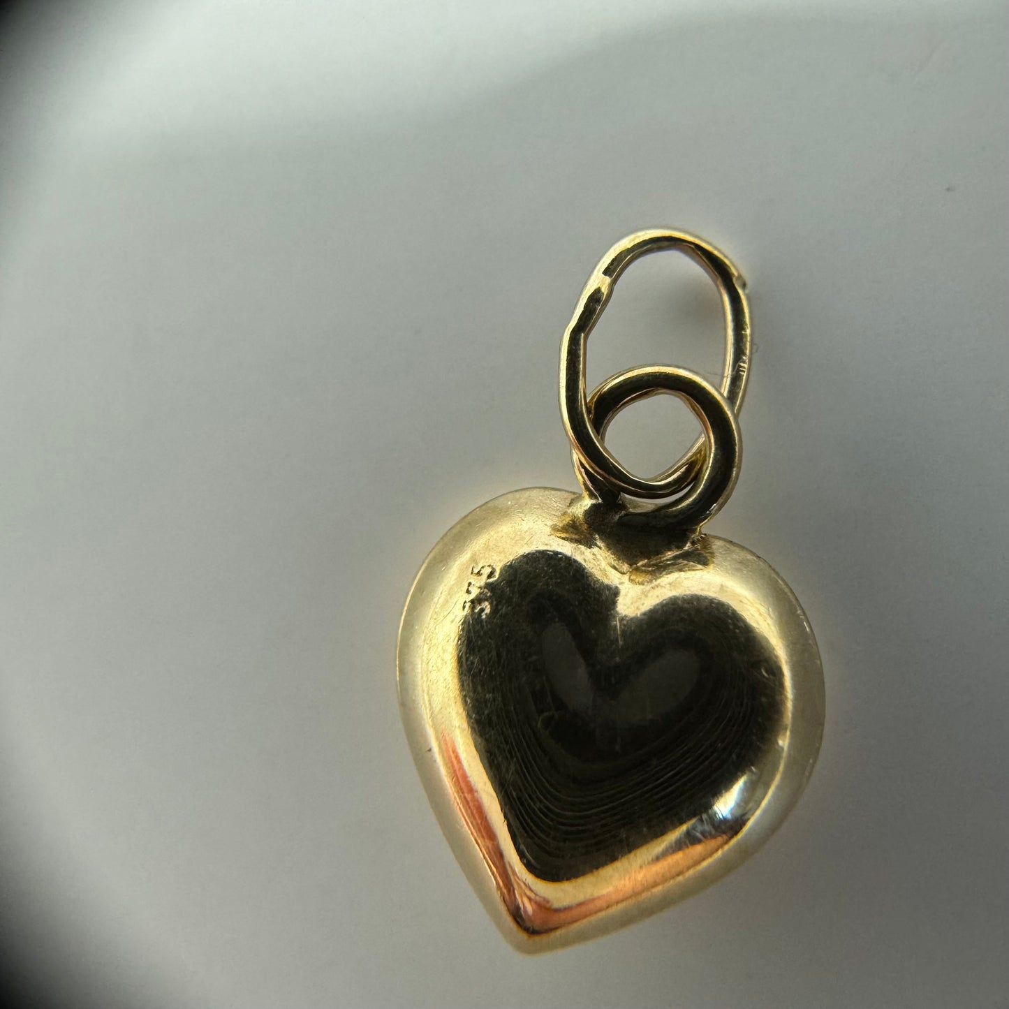 9ct Vintage sweet puffy heart charm