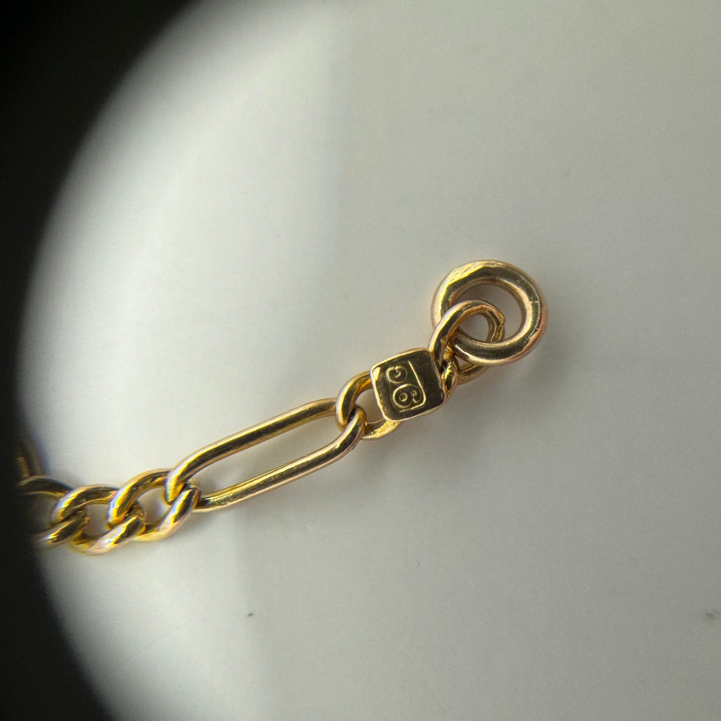 9ct Vintage puffy slim figaro chain