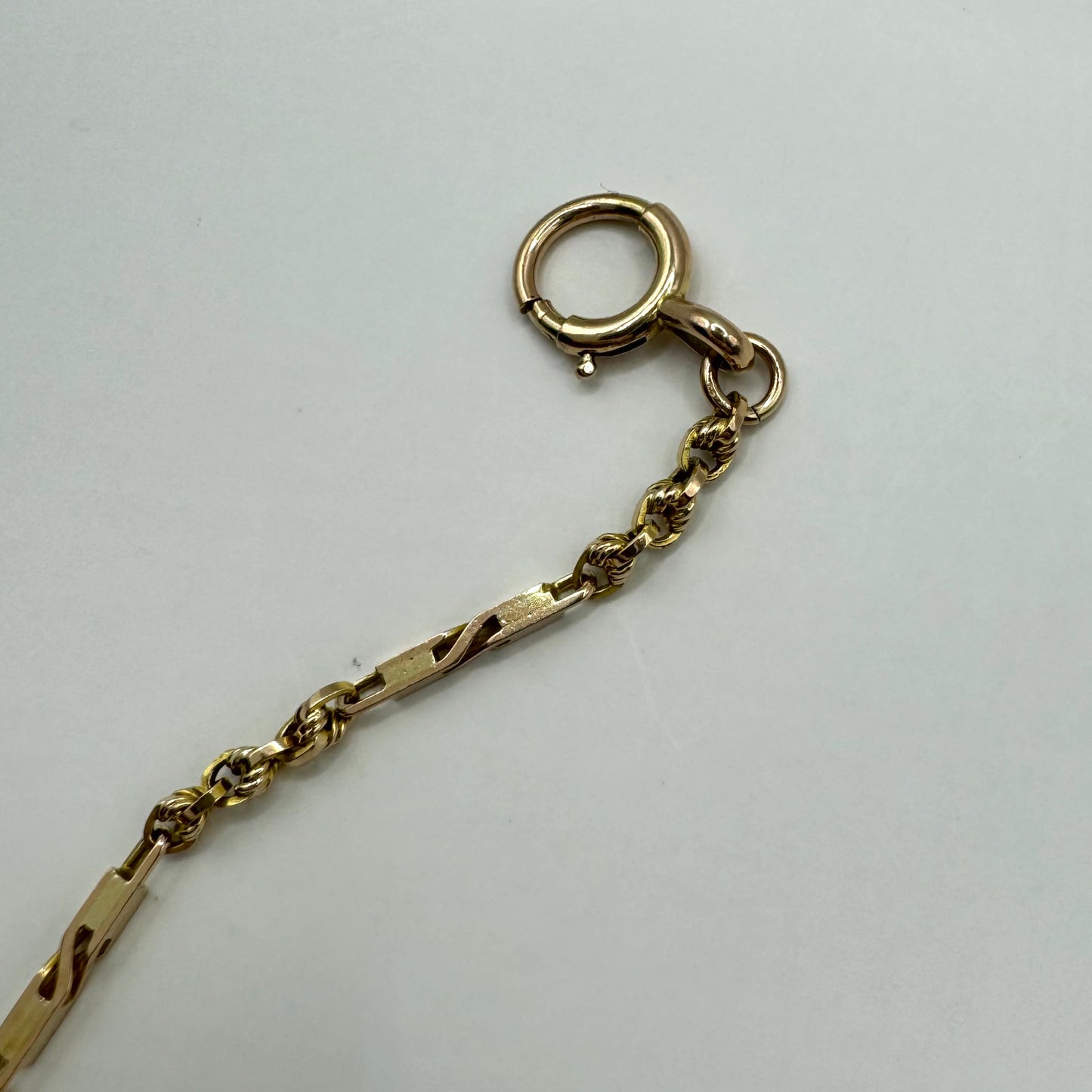 9ct Vintage love knot & fancy link bracelet with large bolt & dog clasp