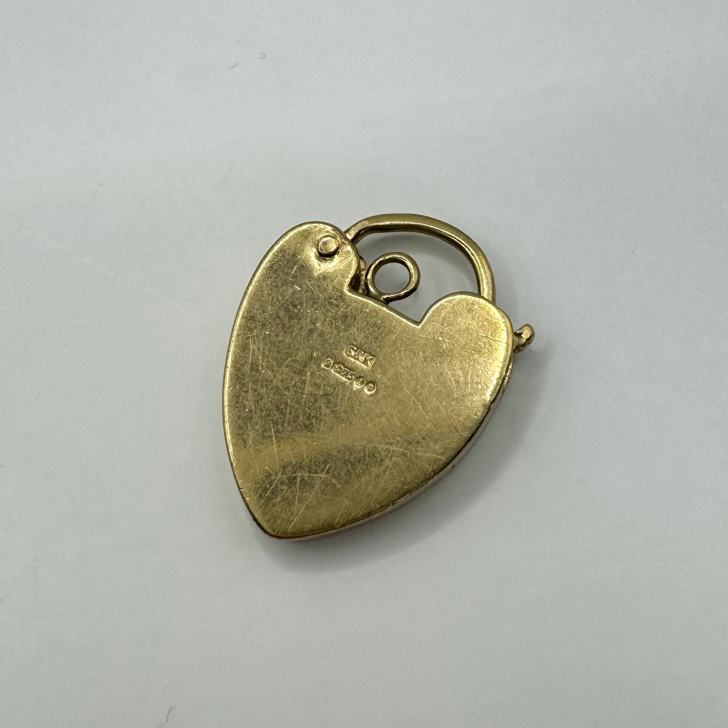 9ct Vintage engraved love padlock