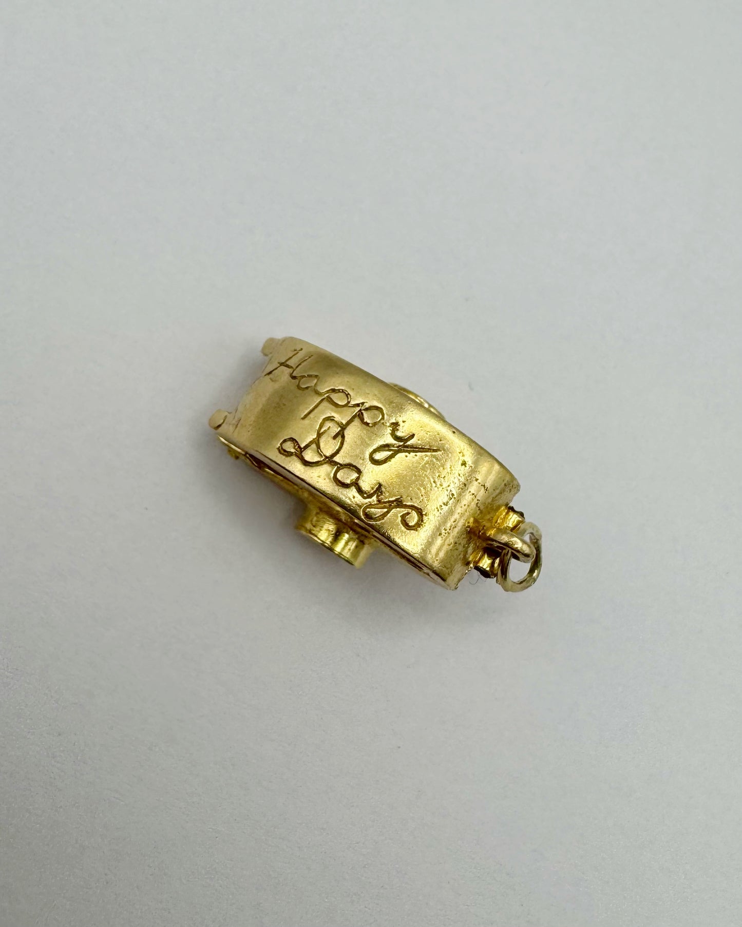 9ct Vintage articulated caravan charm