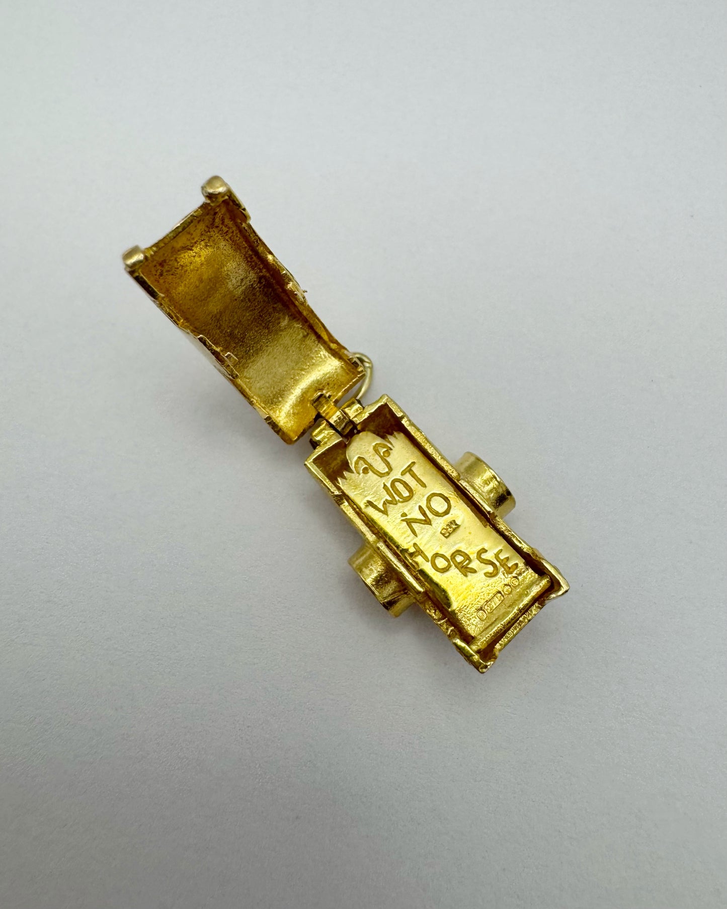 9ct Vintage articulated caravan charm