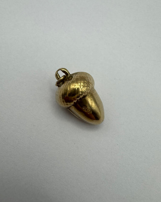 9ct Vintage acorn charm