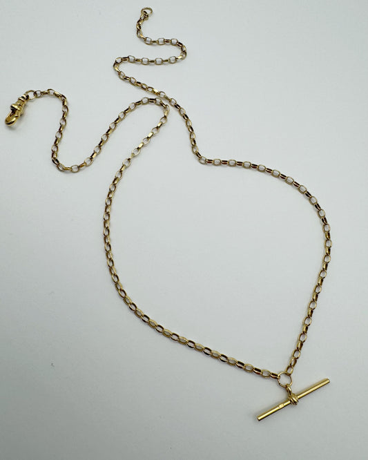 9ct Vintage oval chain with Tbar