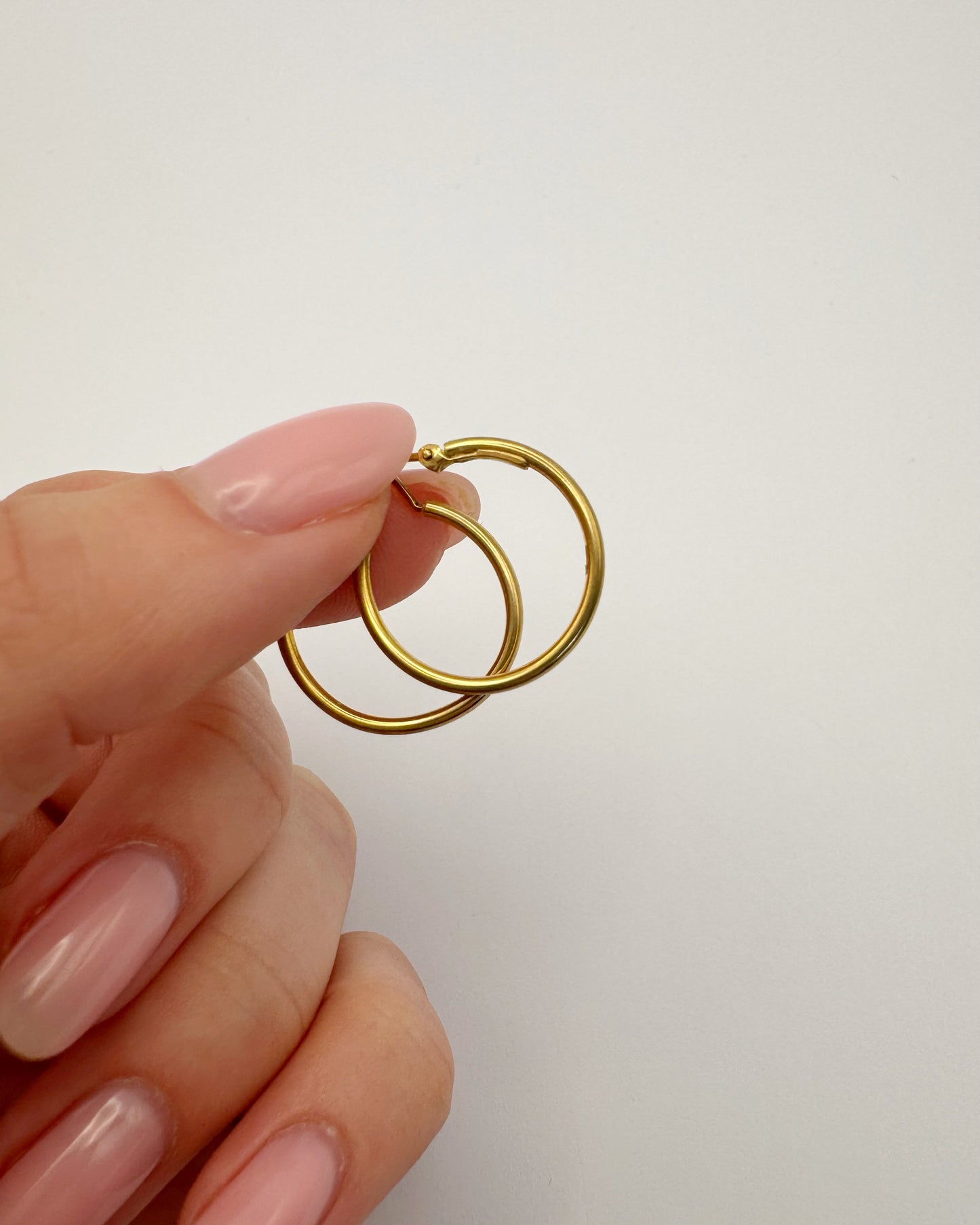 9ct UnoAerre sleeper hoops