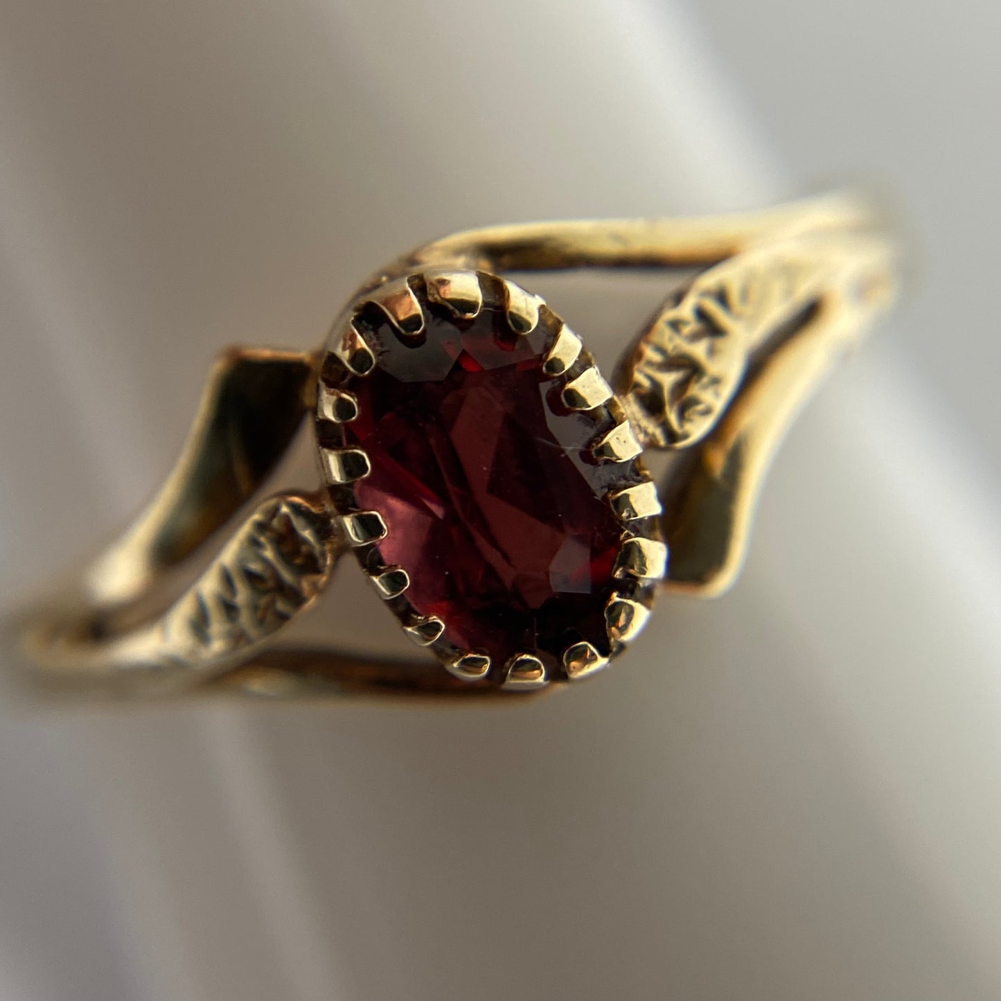 Vintage garnet ring