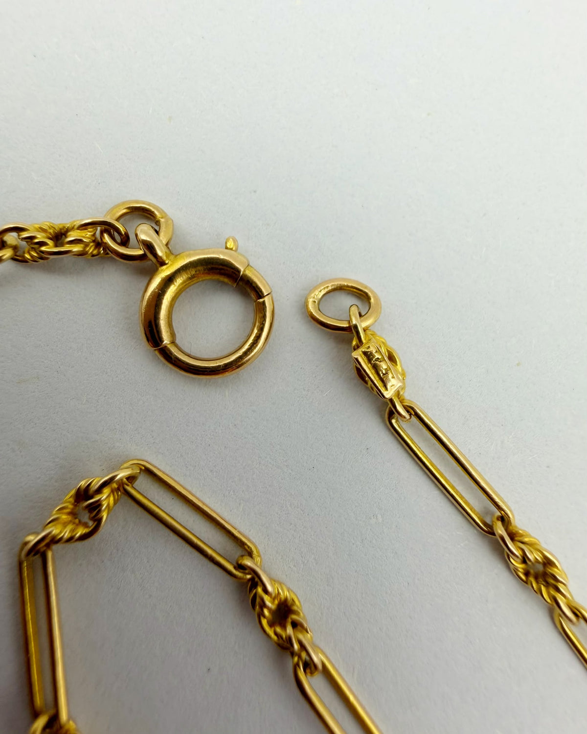 9ct Vintage love knot chain with bolt clasp