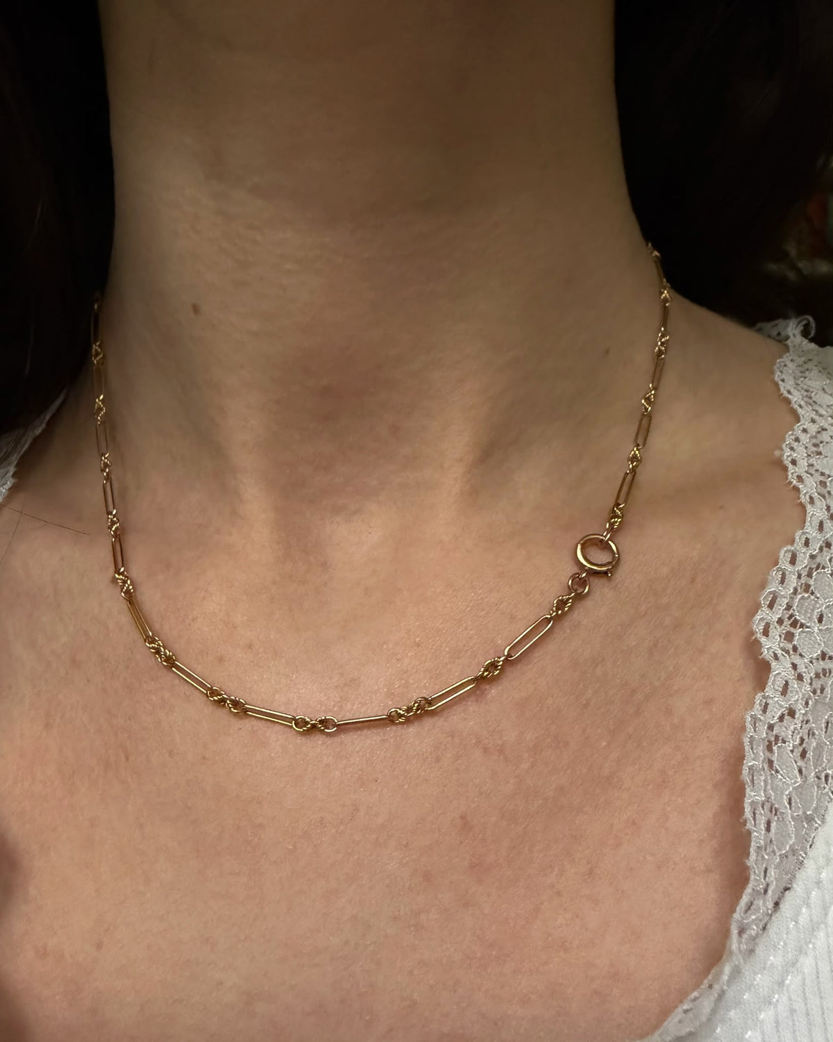 9ct Vintage love knot chain with bolt clasp