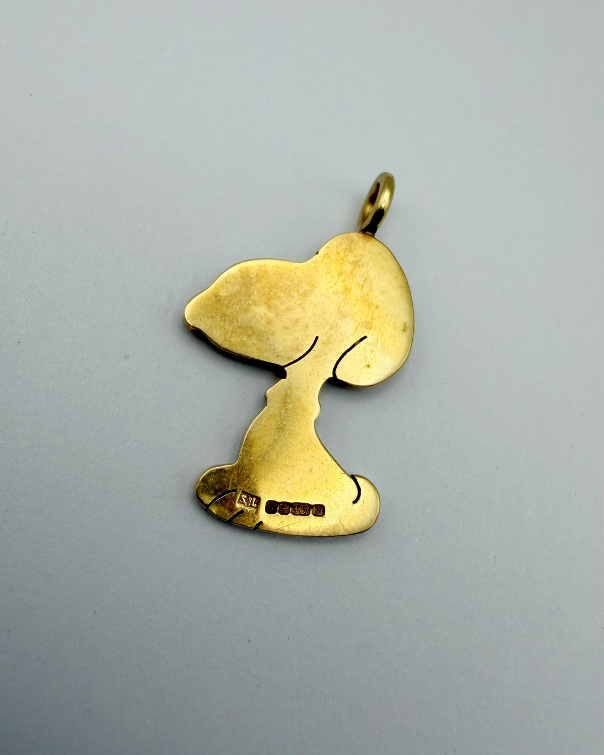 9ct Vintage Snoopy peanuts charm