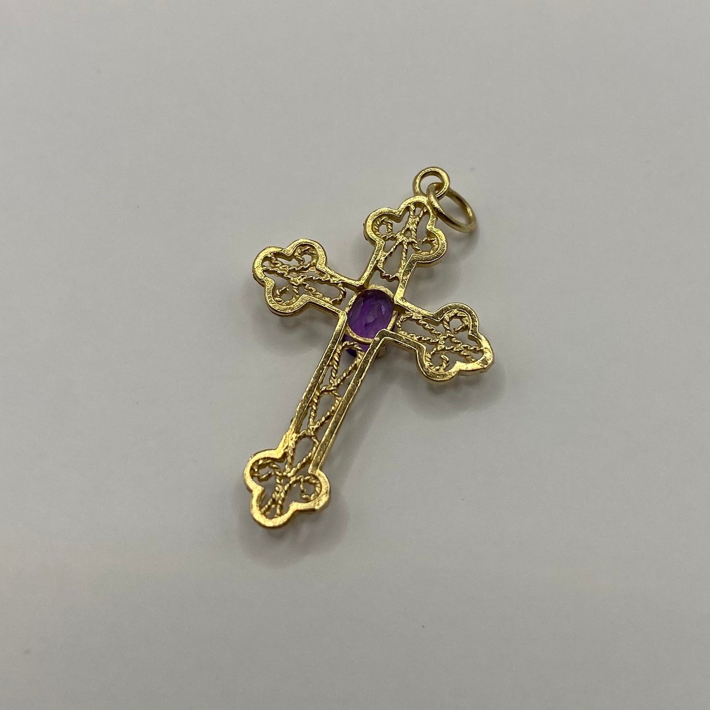 9ct Cross pendant with amethyst