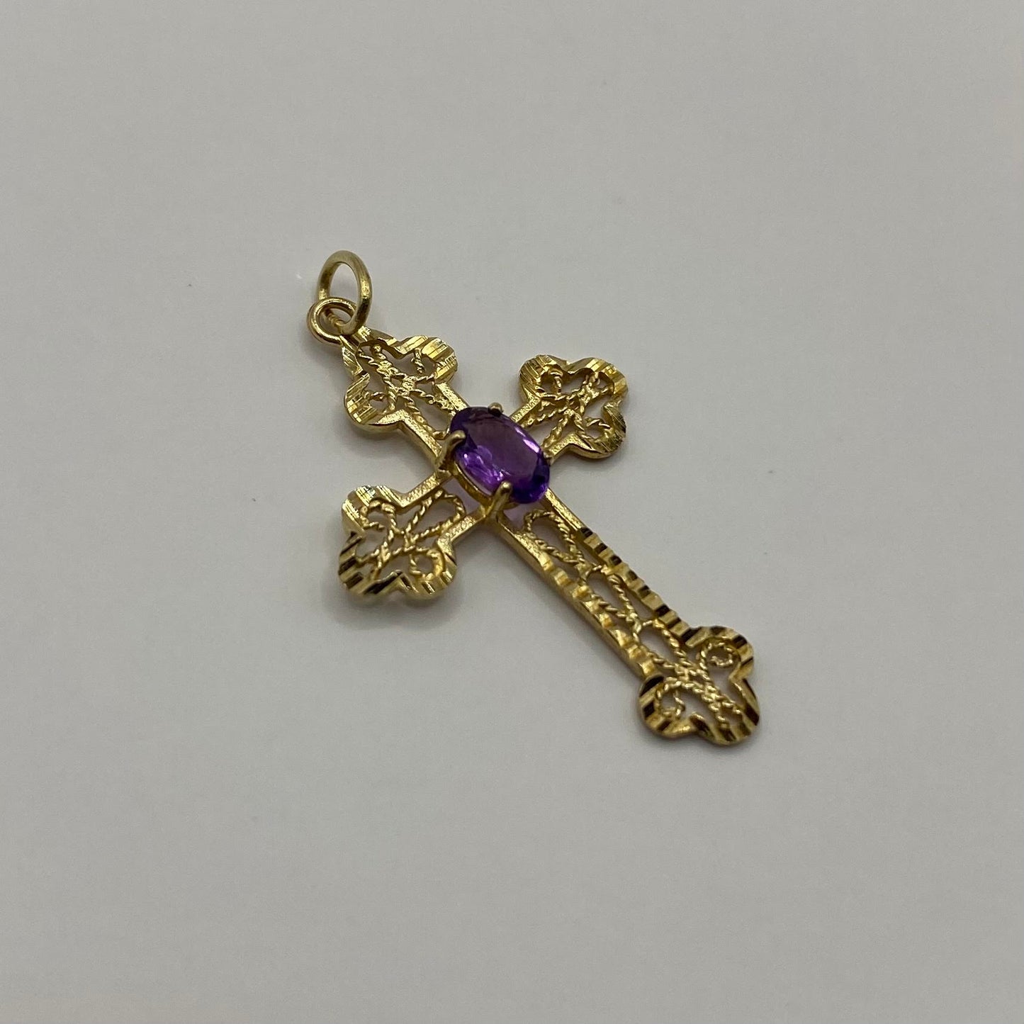 9ct Cross pendant with amethyst