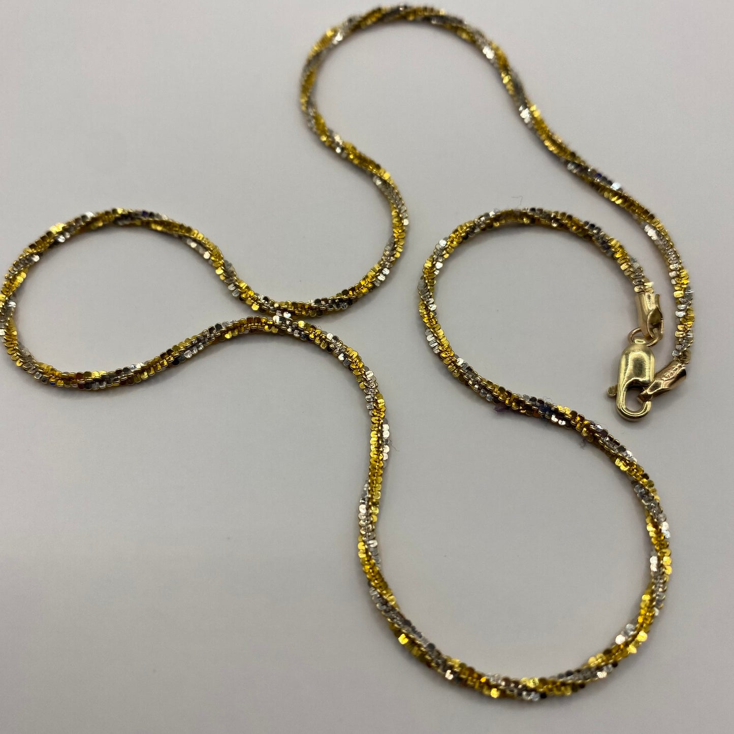 9ct Bicolour twist chain