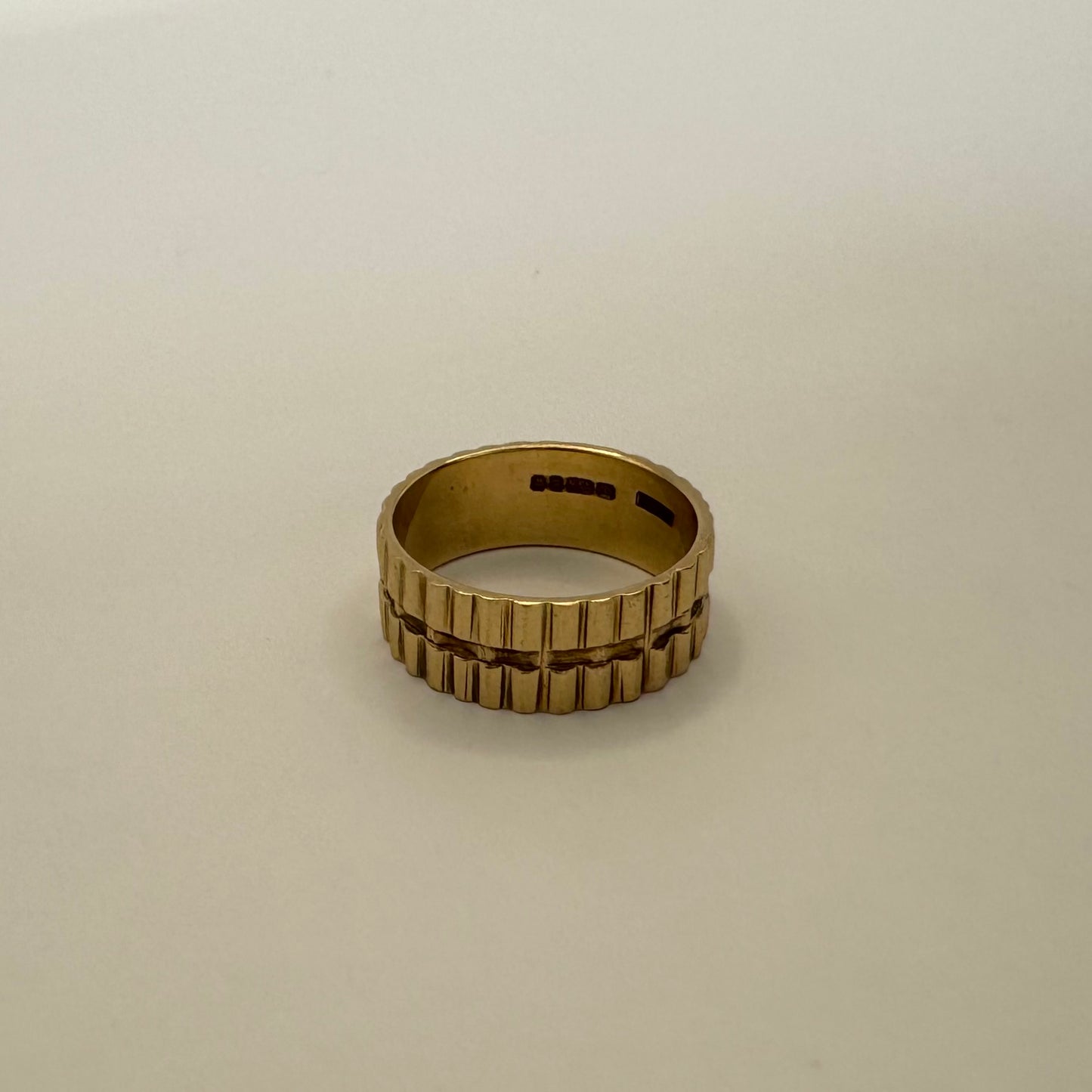 9ct Vintage riged patterned cigar band