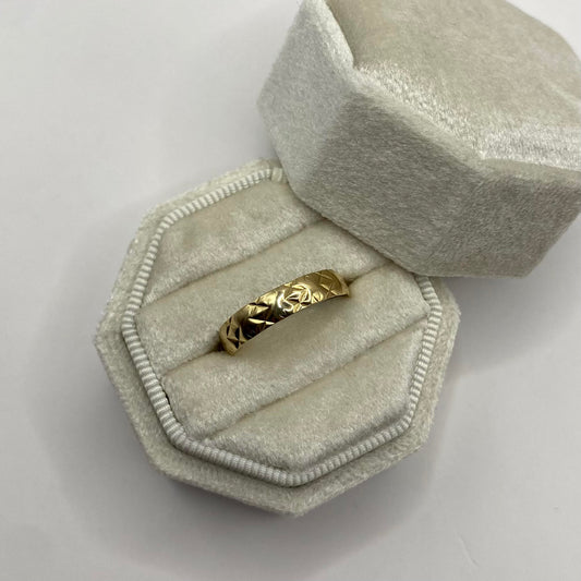 9ct Vintage patterned crosshatch stacker ring