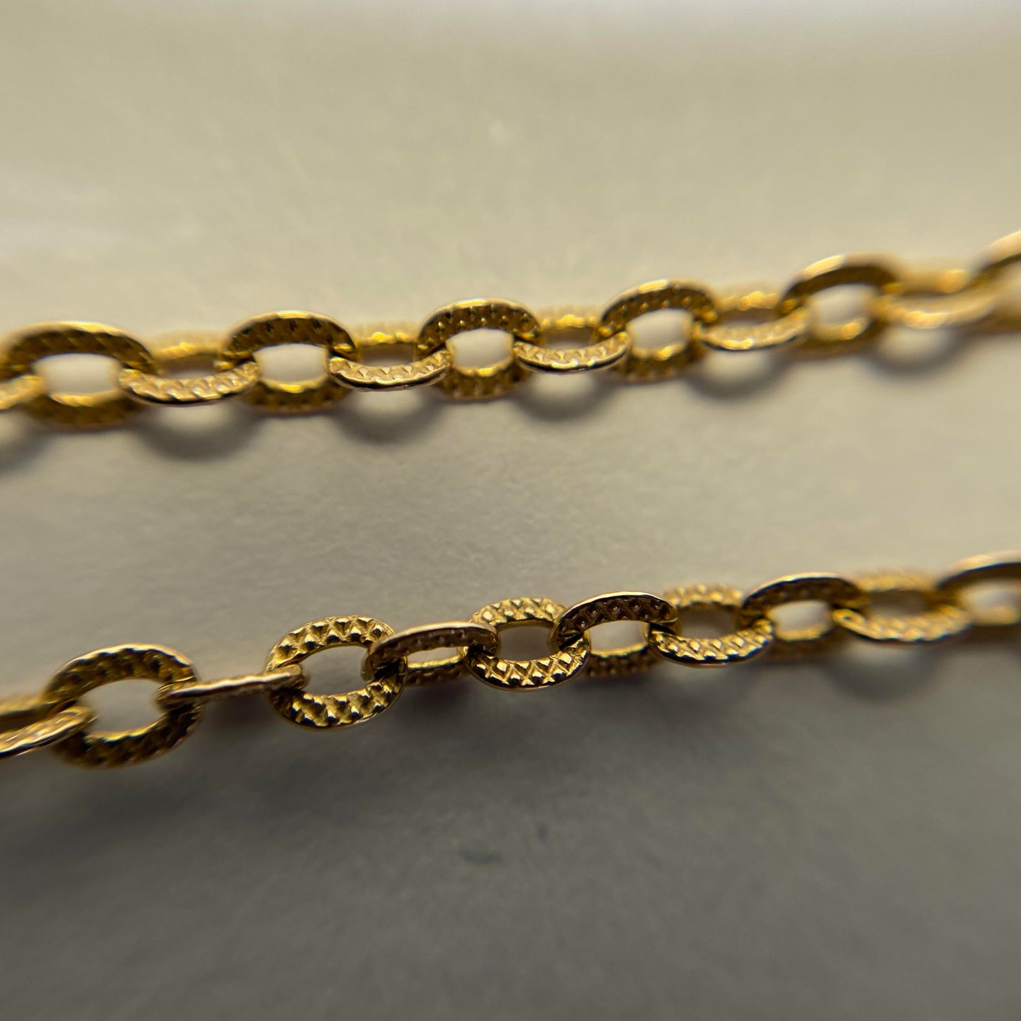 9ct Embossed biker chain