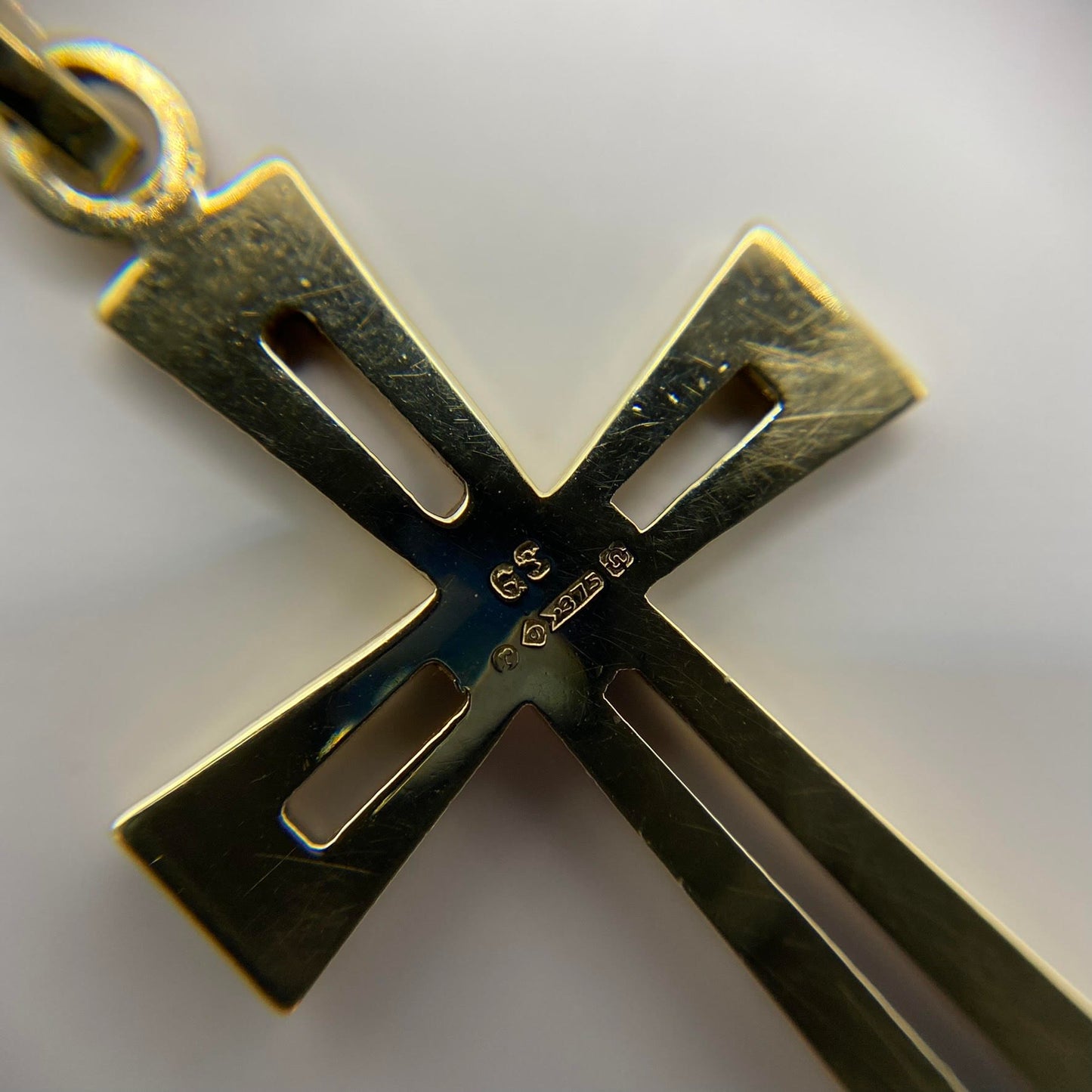 9ct gold cross pendant