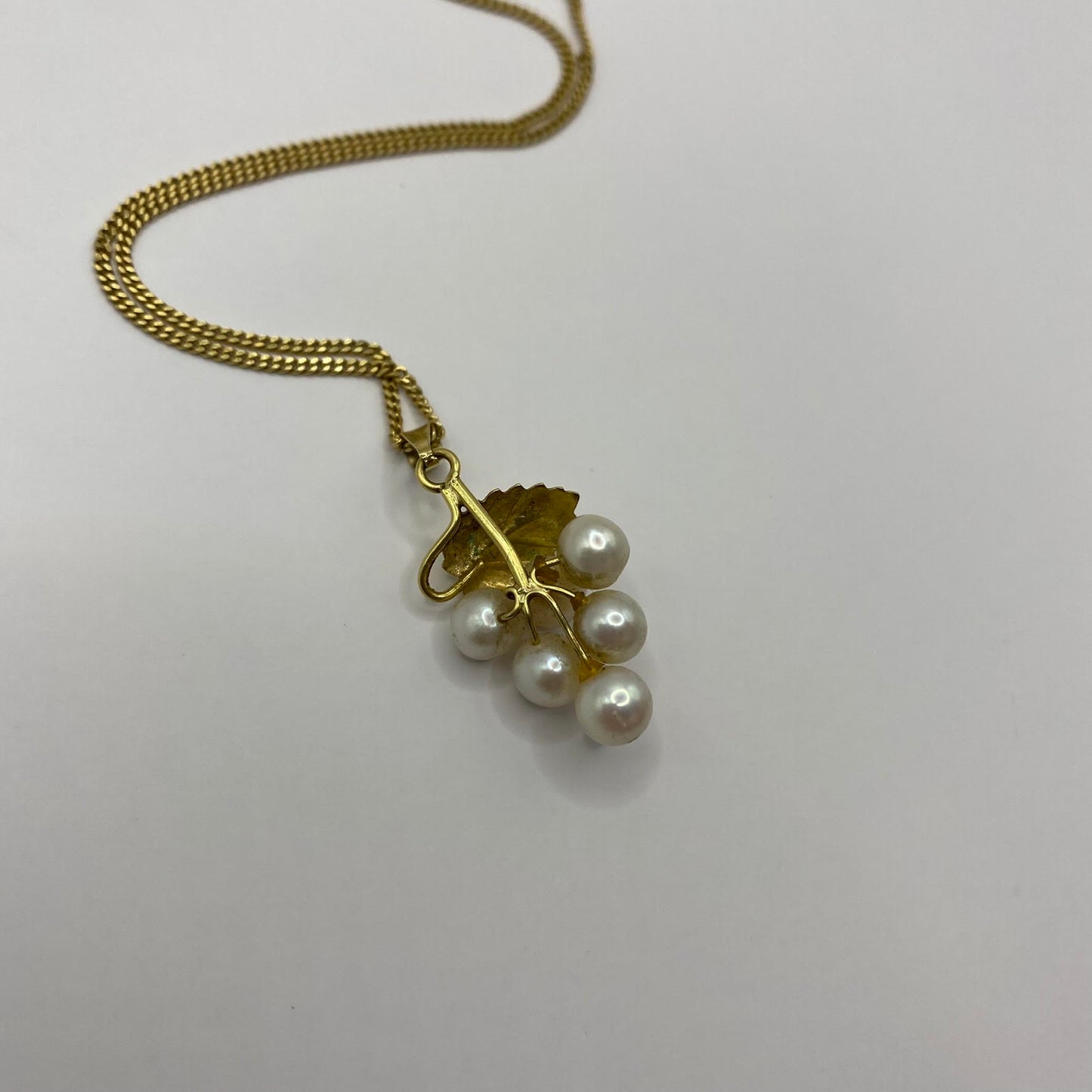 Dainty pearl grapes with 18ct gold leaf pendant & chain