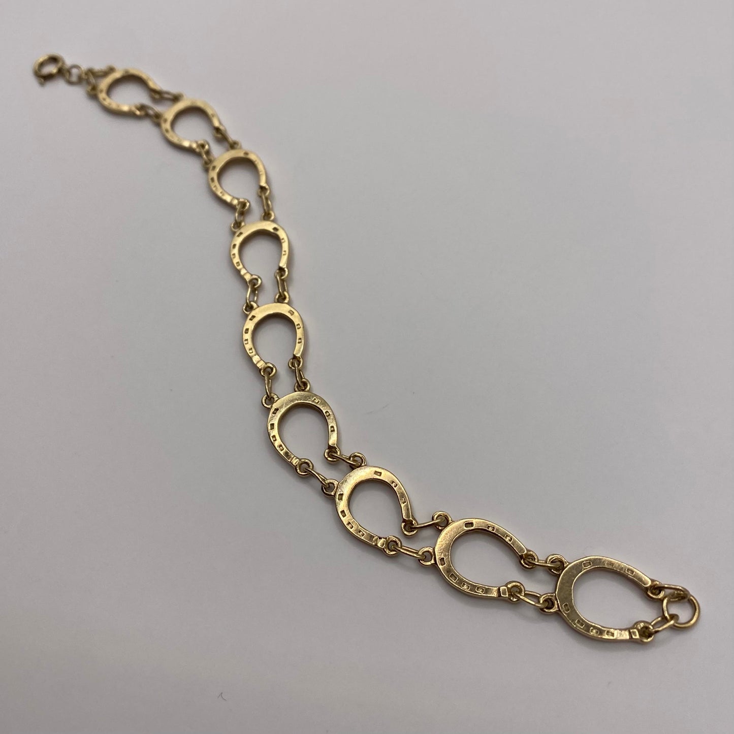 9ct Vintage lucky horse shoe bracelet