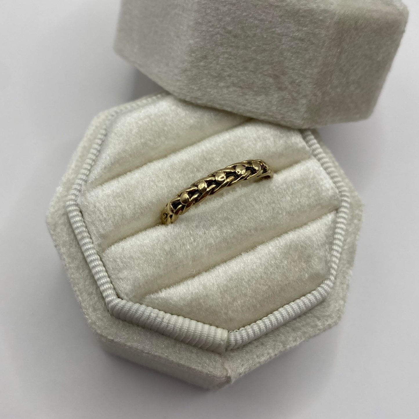 9ct Slim keeper ring