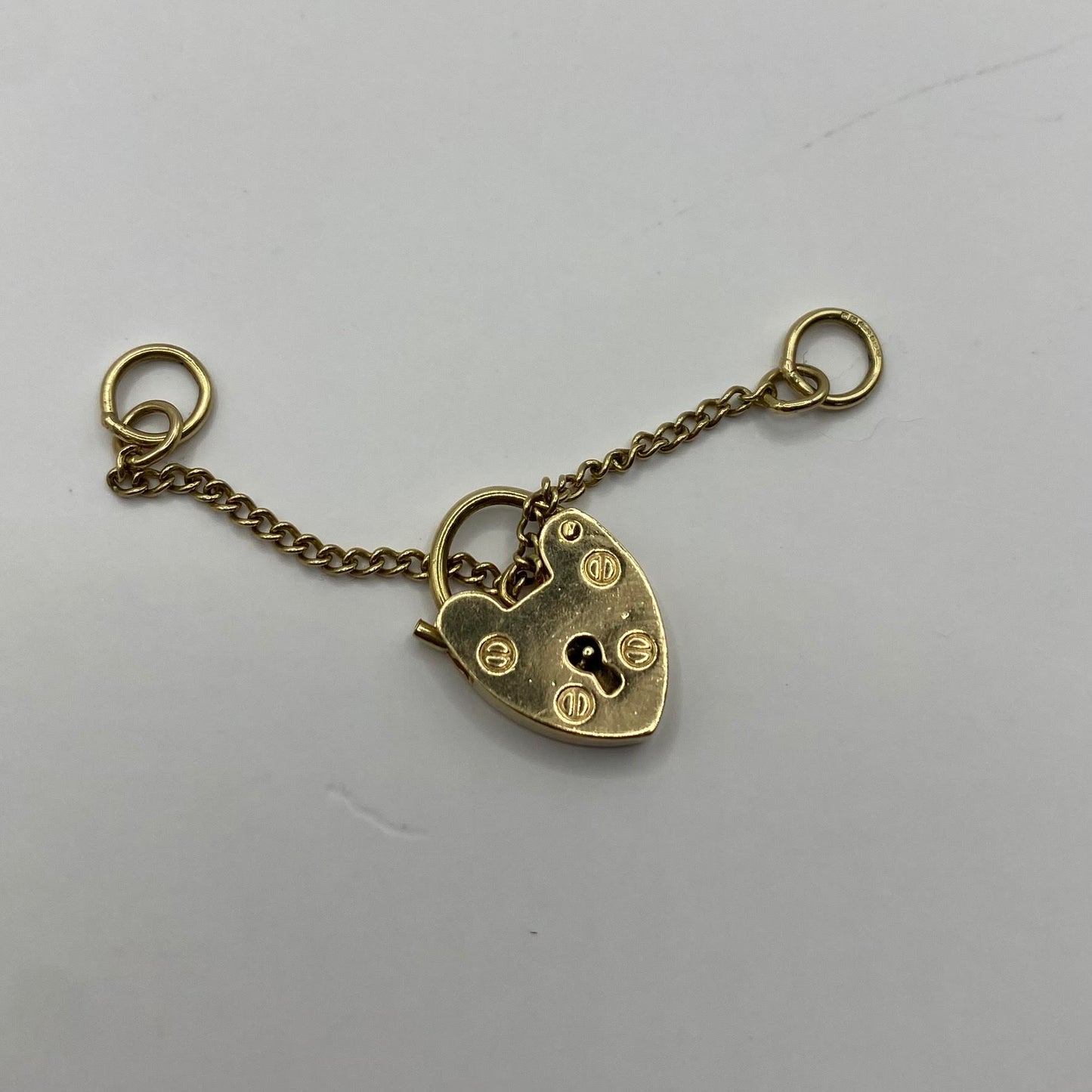 9ct Padlock with safety chain