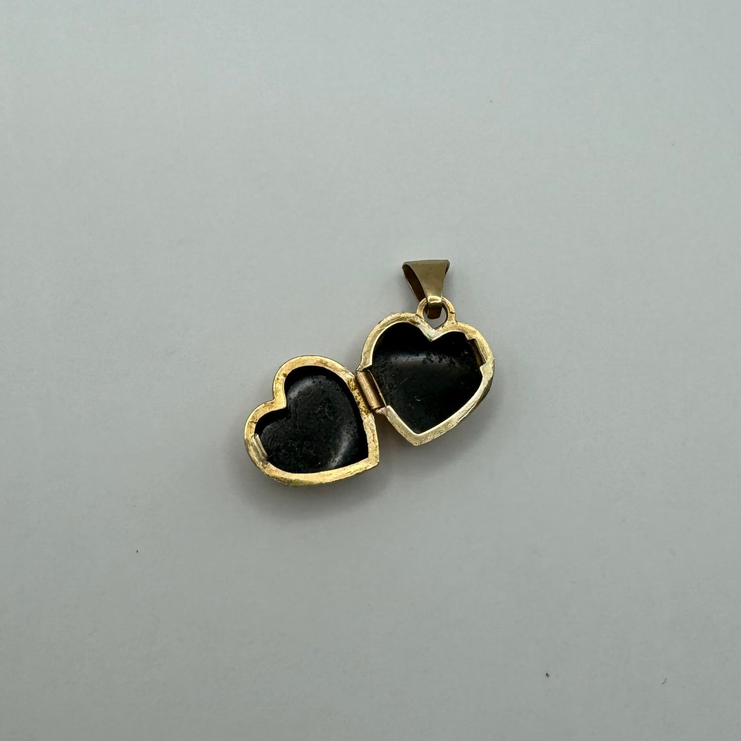 9ct Mini puffy heart charm locket