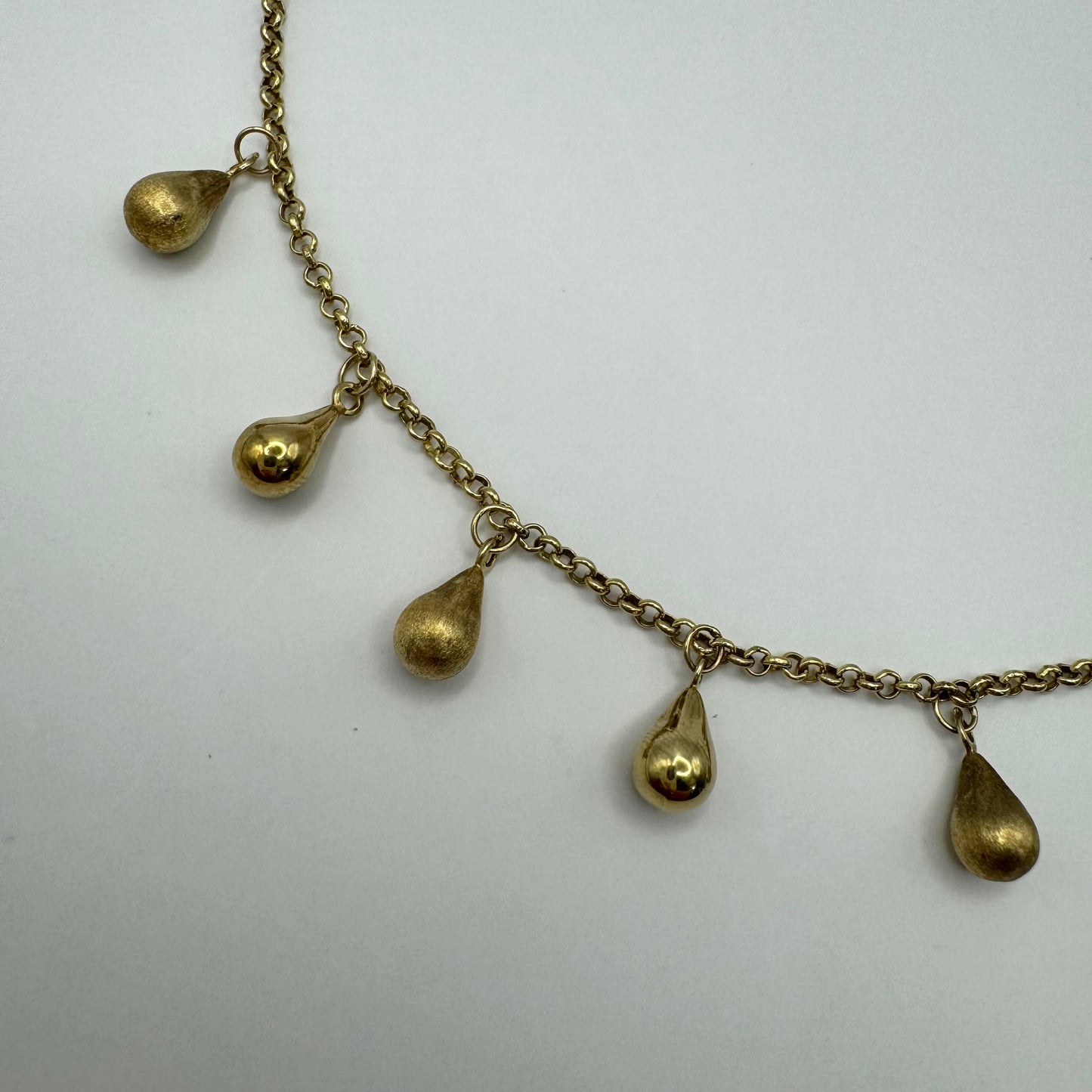 9ct Dreamy drop belcher chain